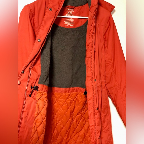 LL BEAN Women’s H2O OFF Raincoat, Mesh Lined - Picture 3 of 4